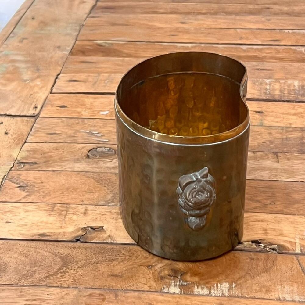 Vintage Hammered Brass Planter 6" Small Rose Emblems - Picture 3 of 11